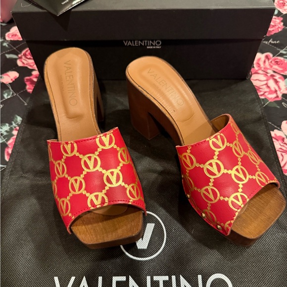 Valentino Gold and Red Sandals with Chunky Heel - Picture 5 of 5